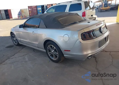 2014 Ford Mustang V6 Premium z USA, uszkodzony, nr VIN 1ZVBP8EM8E5242850